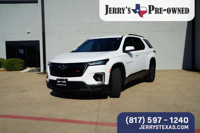 2023 Chevrolet Traverse RS in Summit White — front three-quarter view